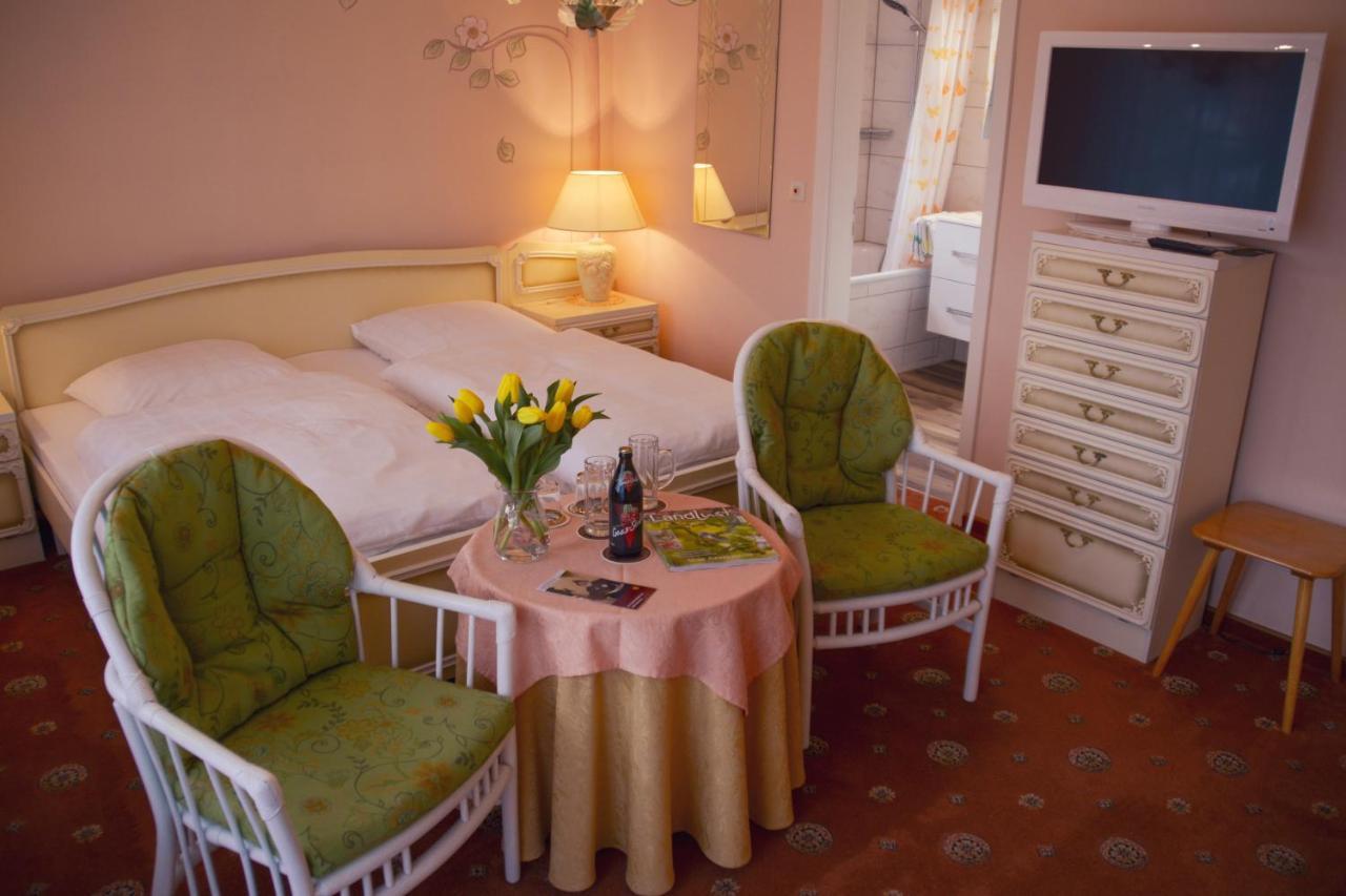 Hotel Garni Regina Goessweinstein Eksteriør billede